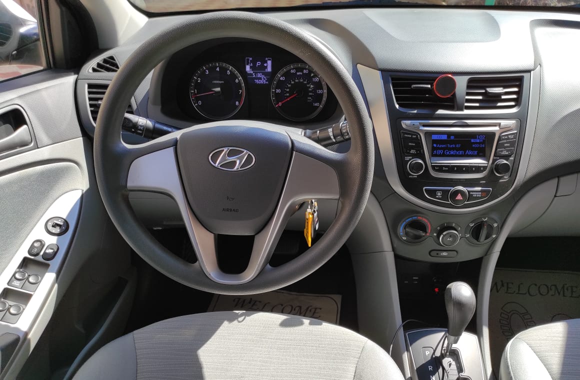 Hyundai Accent, 2016 il, 1.6 L, 100 000 km