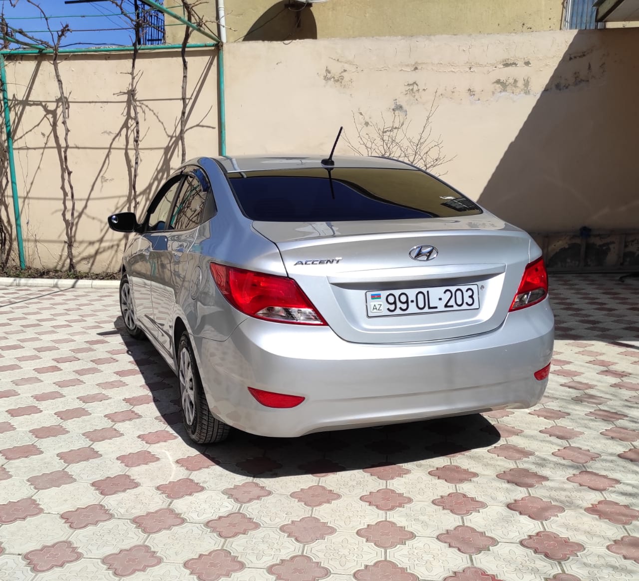 Hyundai Accent, 2016 il, 1.6 L, 100 000 km