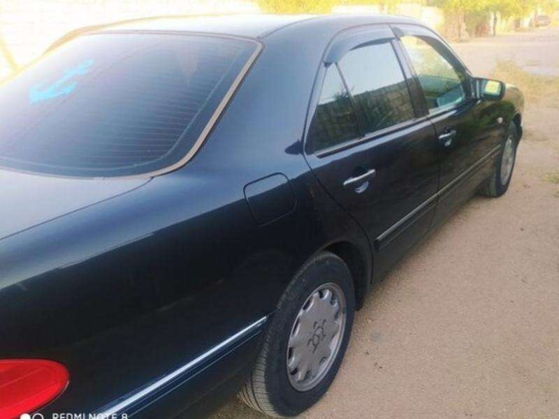 Mercedes E 240, 1998 il, 2.4 L, 223 333 km