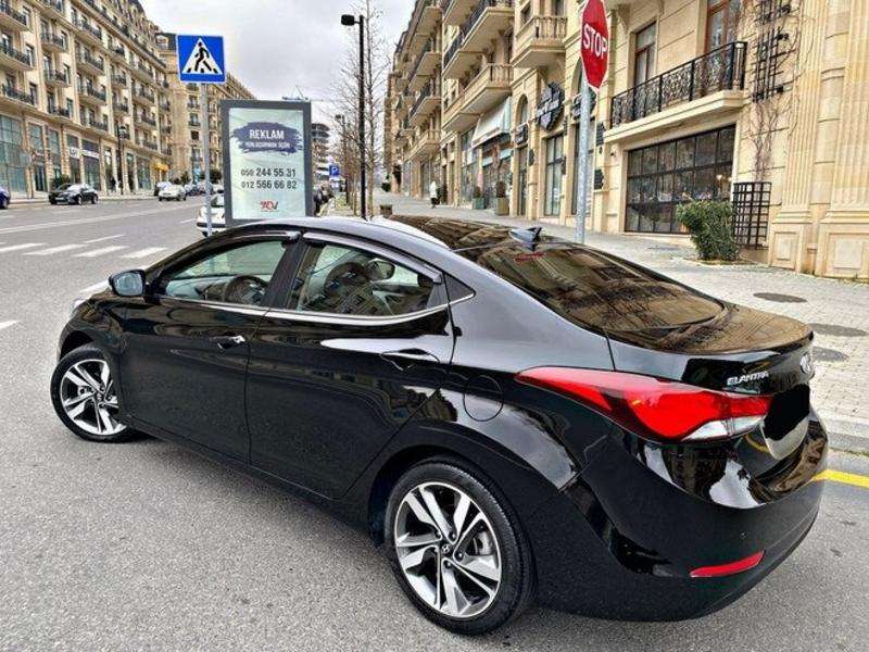 Hyundai Elantra, 2015 il, 1.8 L, 69 000 km