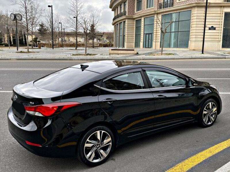 Hyundai Elantra, 2015 il, 1.8 L, 69 000 km