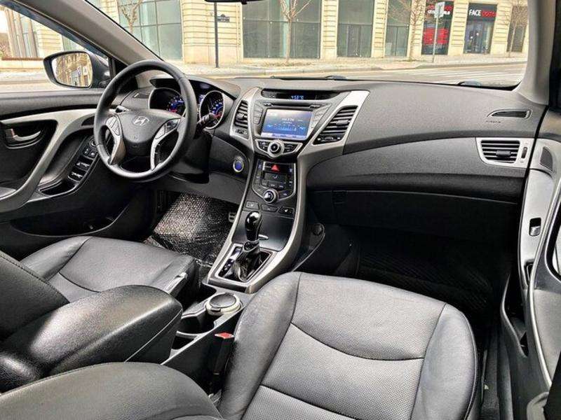 Hyundai Elantra, 2015 il, 1.8 L, 69 000 km