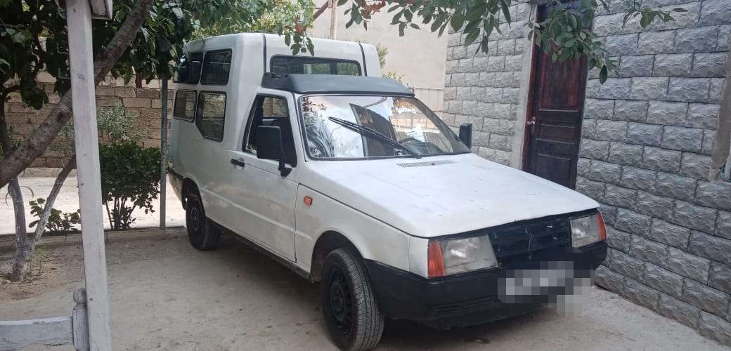 Fiat Uno, 1992 il, 1.7 L, 399 000 km