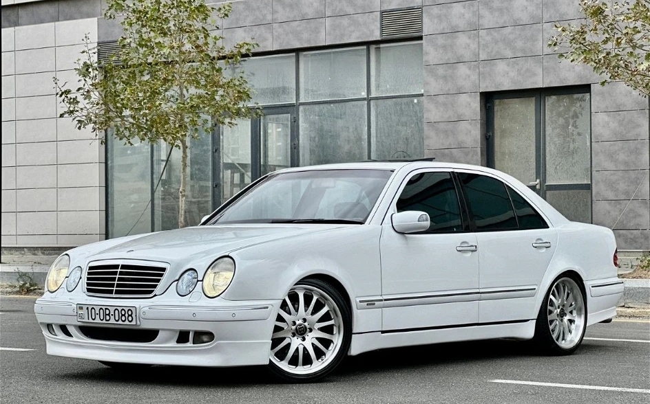 Mercedes E 250, 2000 il, 3.2 L, 352 000 km