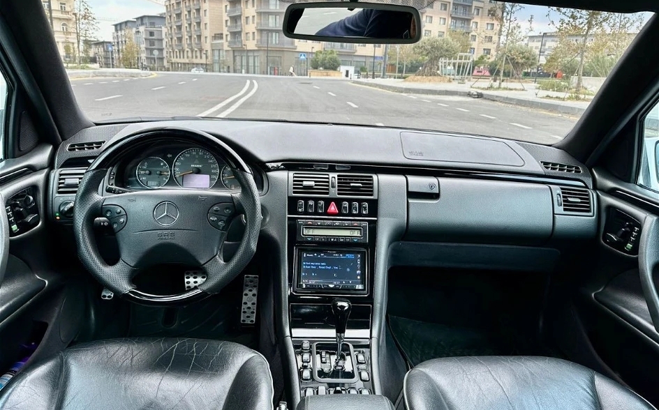 Mercedes E 250, 2000 il, 3.2 L, 352 000 km