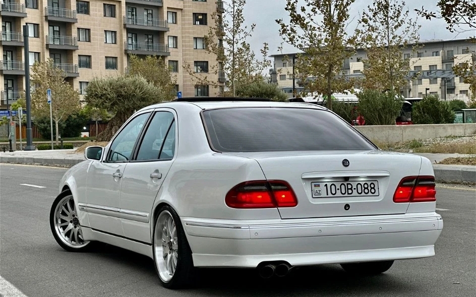 Mercedes E 250, 2000 il, 3.2 L, 352 000 km