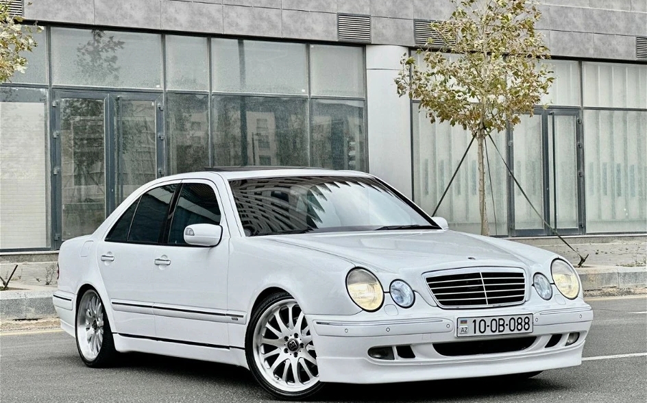 Mercedes E 250, 2000 il, 3.2 L, 352 000 km