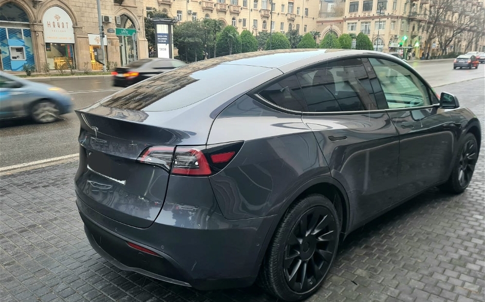 Tesla Model Y, 2021 il, 0 L, 35 000 km