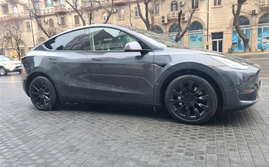 Tesla Model Y, 2021 il, 0 L, 35 000 km