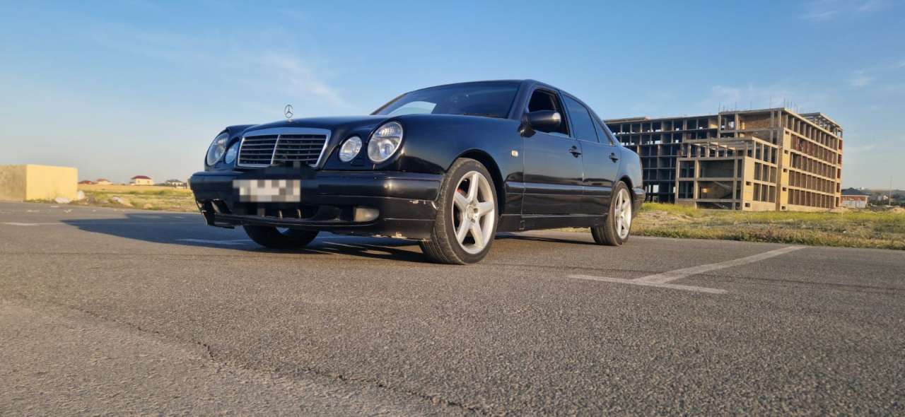 Mercedes E 230, 1996 il, 1.6 L, 430 000 km