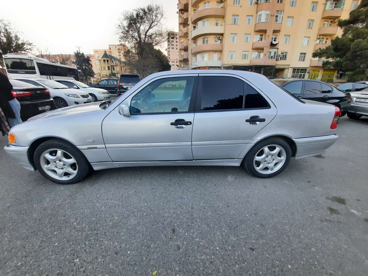 Mercedes C 240, 1998 il, 2.4 L, 377 000 km