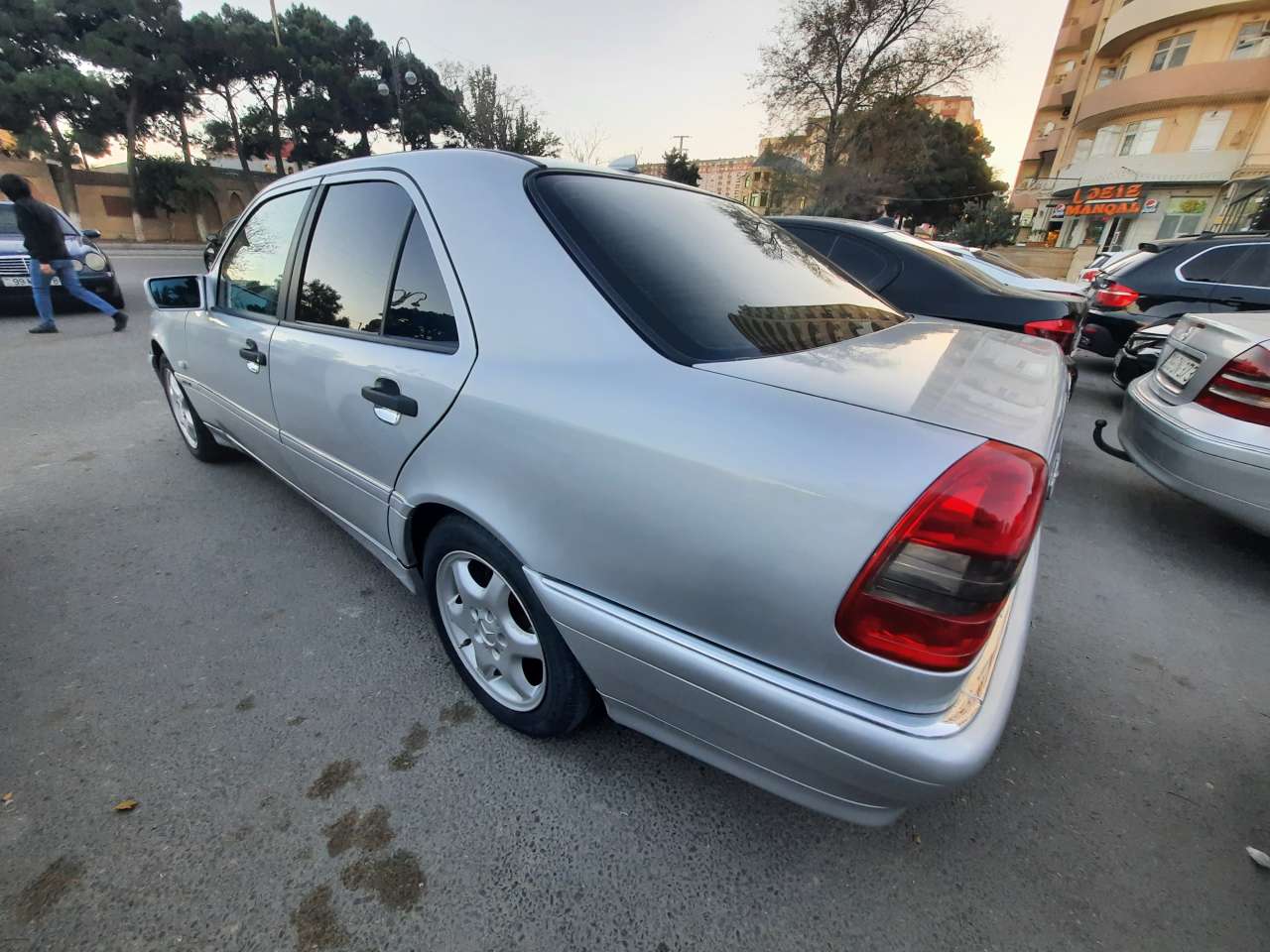 Mercedes C 240, 1998 il, 2.4 L, 377 000 km