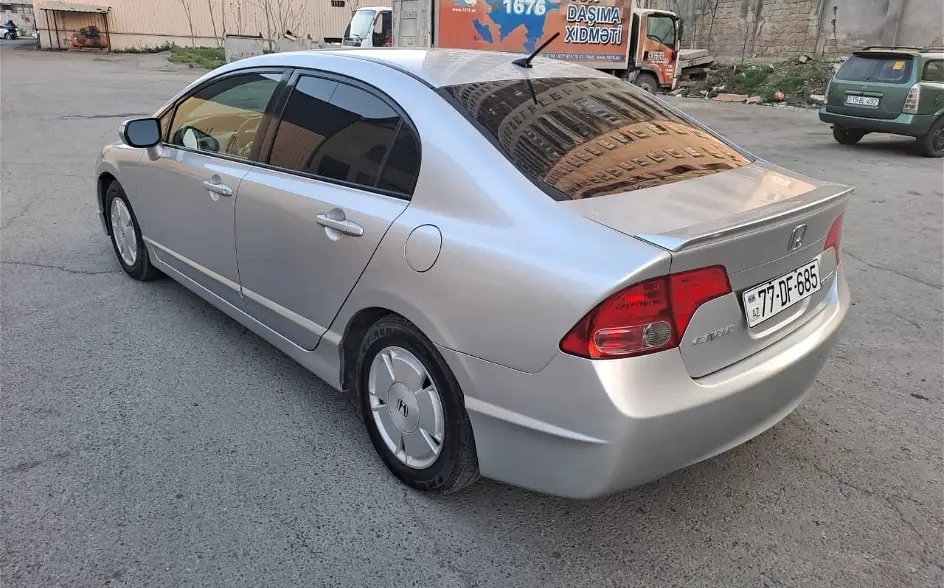 Honda Civic, 2008 il, 1.3 L, 378 000 km