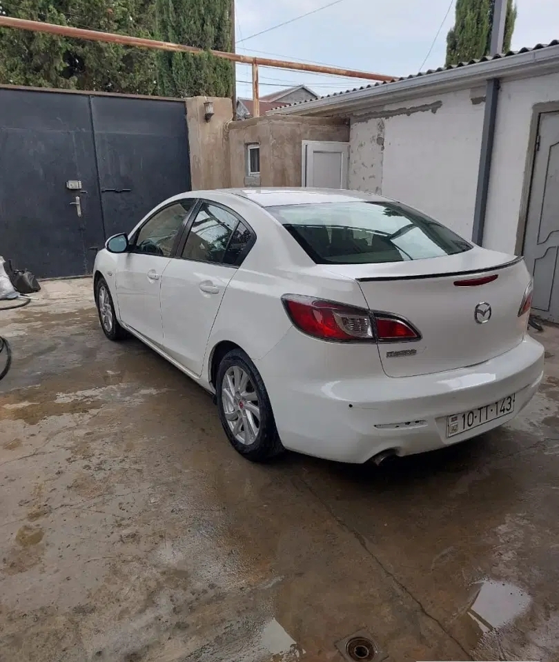 Mazda 3, 2012 il, 1.6 L, 380 000 km