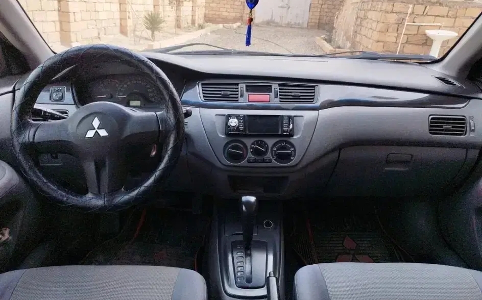 Mitsubishi Lancer, 2008 il, 1.3 L, 280 000 km