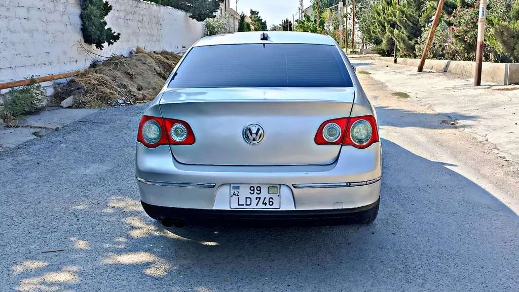 Volkswagen Passat, 2006 il, 2.0 L, 320 000 km