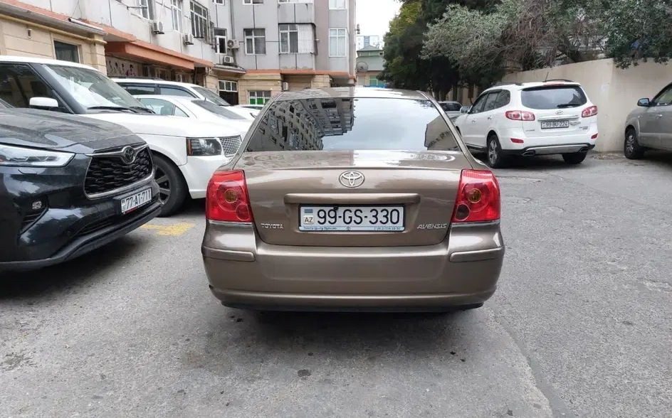 Toyota Avensis, 2005 il, 2.0 L, 315 000 km