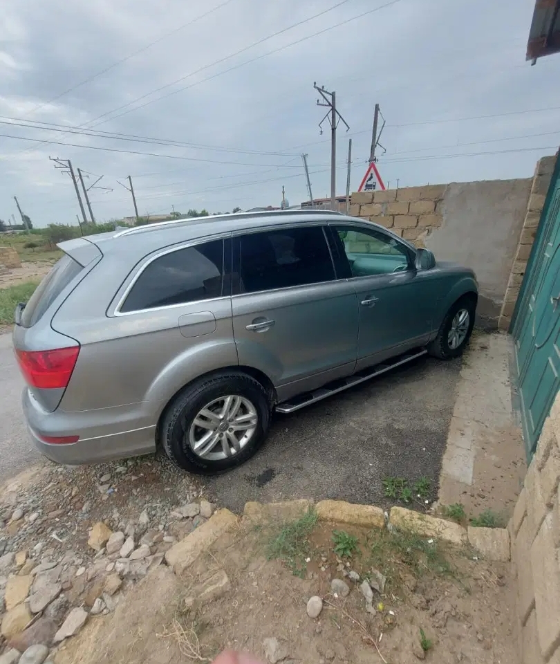 Audi Q7, 2007 il, 4.2 L, 280 000 km