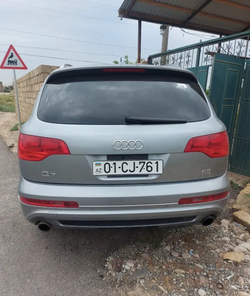 Audi Q7, 2007 il, 4.2 L, 280 000 km