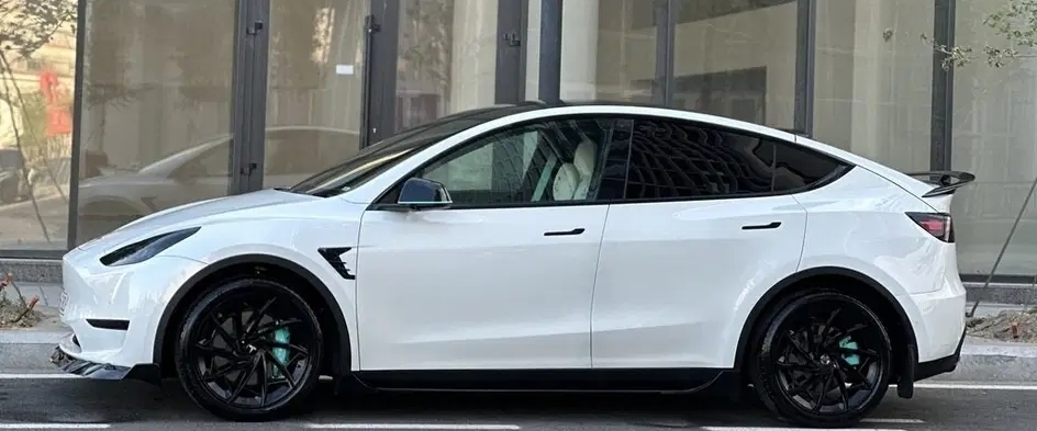 Tesla Model Y, 2021 il, 0 L, 60 000 km