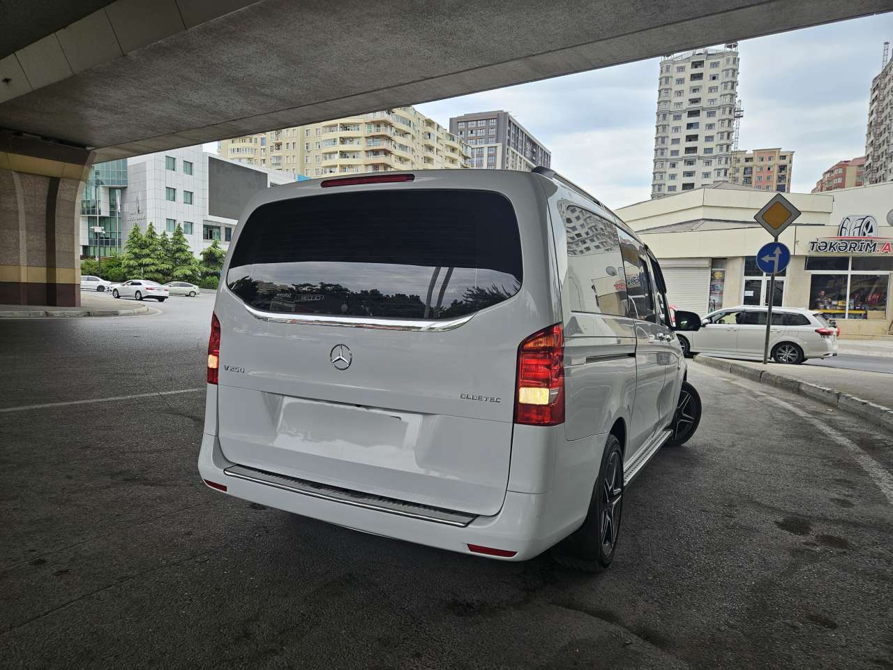 Mercedes Vito, 2018 il, 2.2 L, 178 000 km