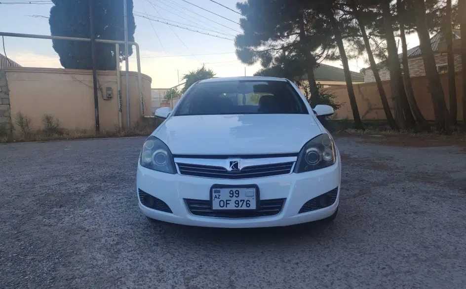 Saturn Astra, 2008 il, 1.8 L, 251 000 km