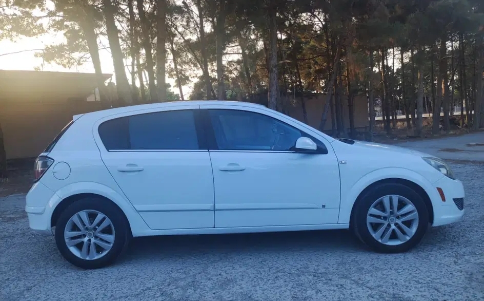 Saturn Astra, 2008 il, 1.8 L, 251 000 km