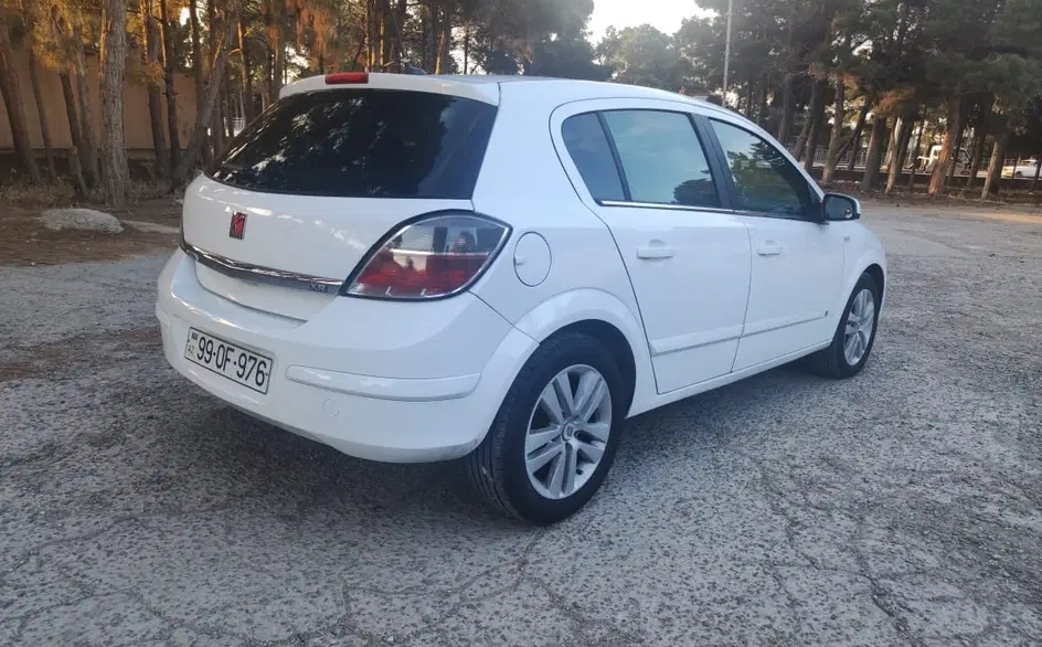 Saturn Astra, 2008 il, 1.8 L, 251 000 km