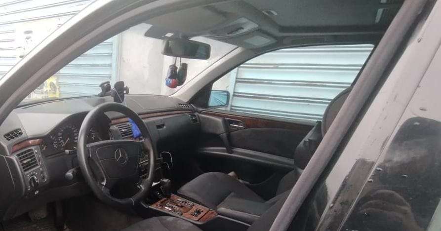 Mercedes E 240, 1998 il, 2.4 L, 780 000 km