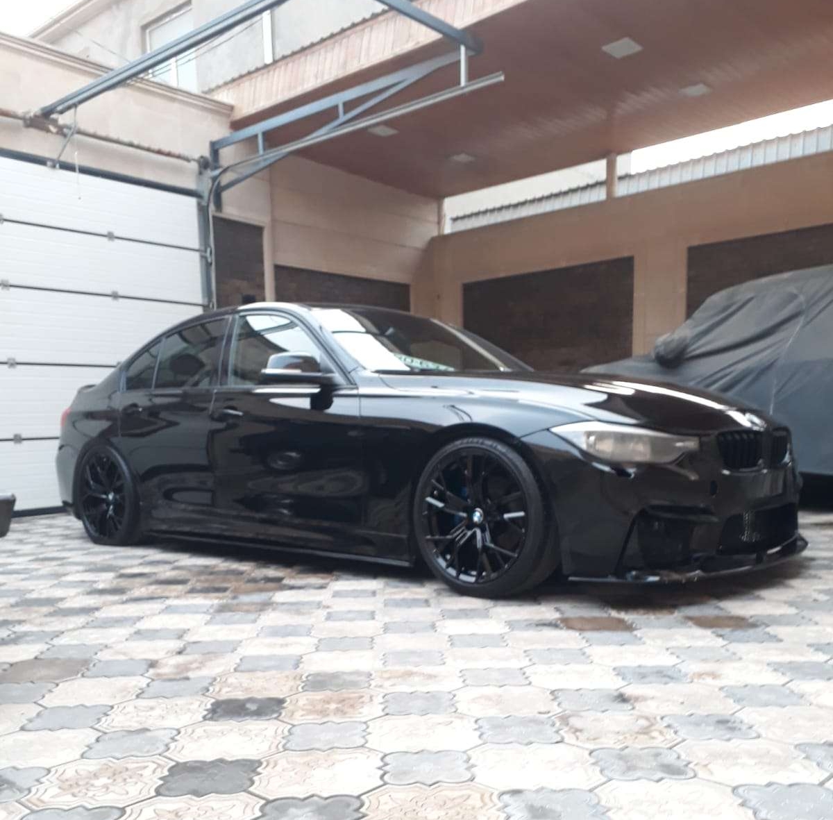 BMW 320, 2014 il, 2.0 L, 220 000 km