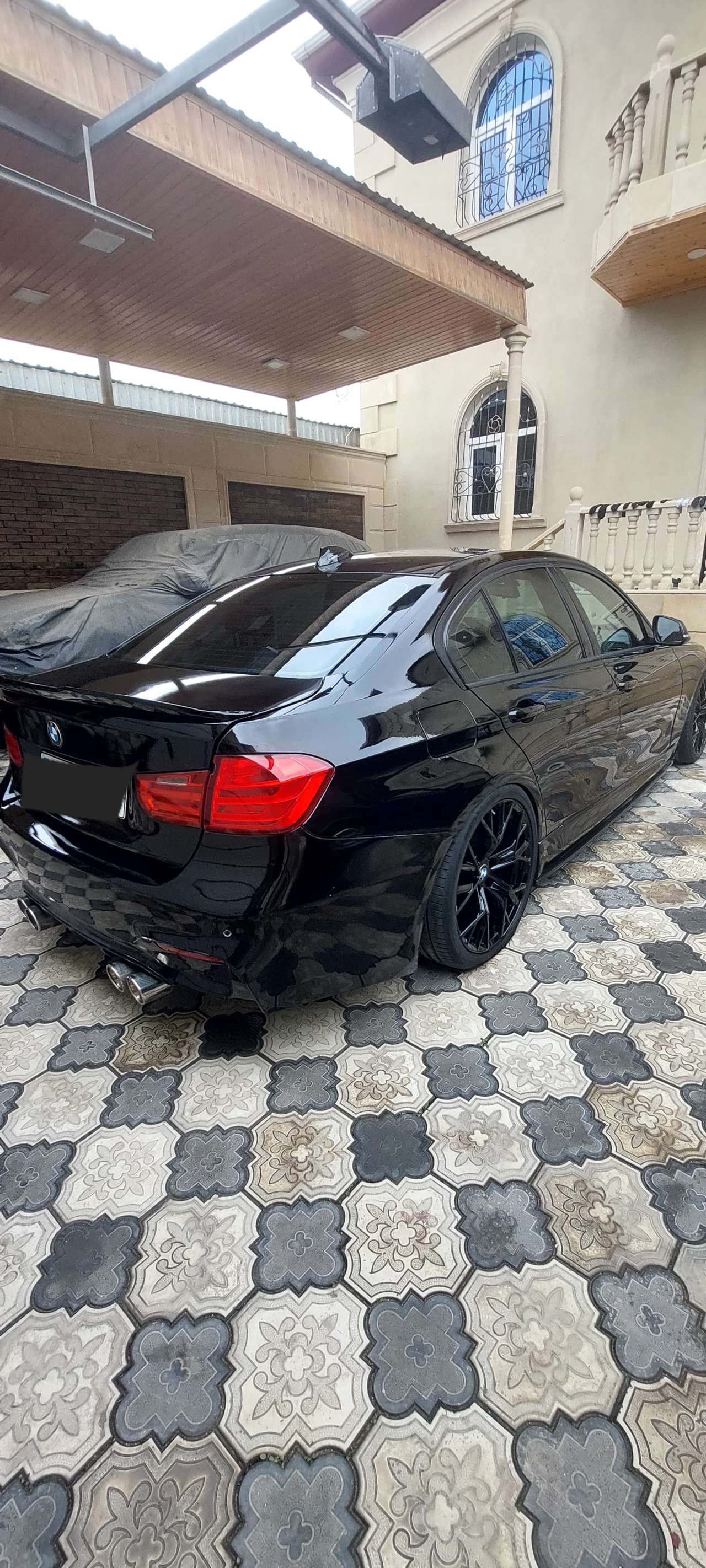 BMW 320, 2014 il, 2.0 L, 220 000 km