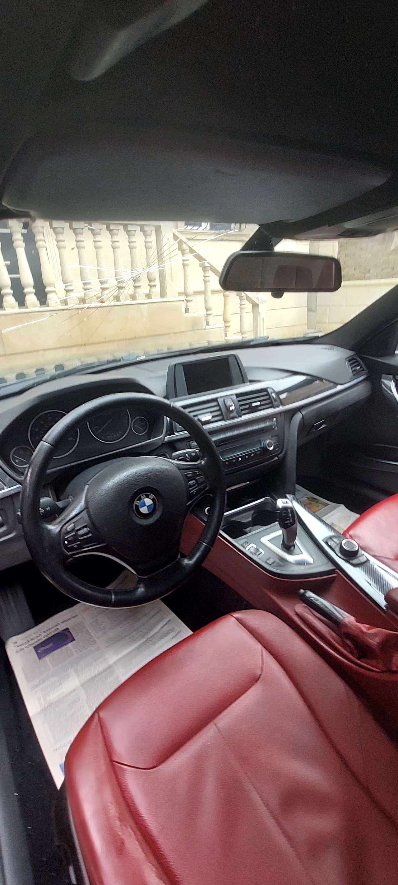 BMW 320, 2014 il, 2.0 L, 220 000 km