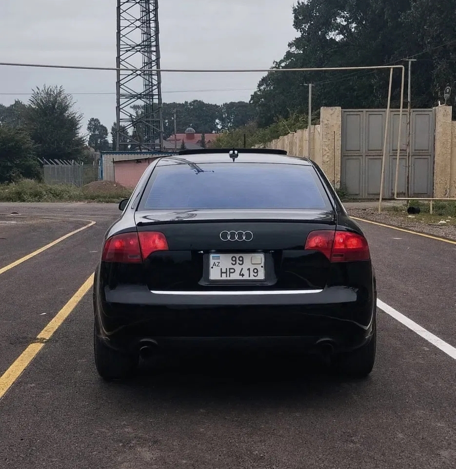 Audi A4, 2005 il, 2.0 L, 322 000 km