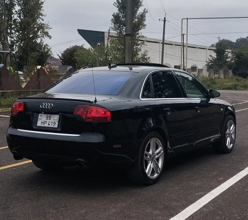 Audi A4, 2005 il, 2.0 L, 322 000 km