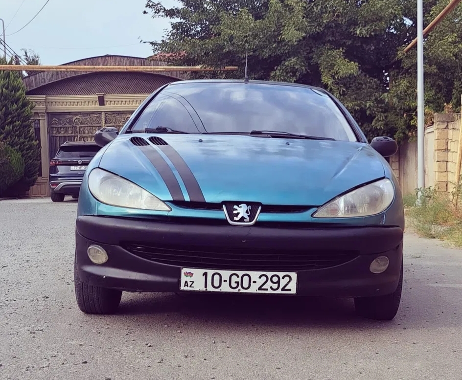 Peugeot 206, 2003 il, 1.6 L, 332 000 km