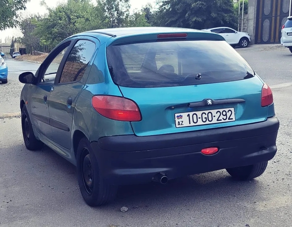 Peugeot 206, 2003 il, 1.6 L, 332 000 km