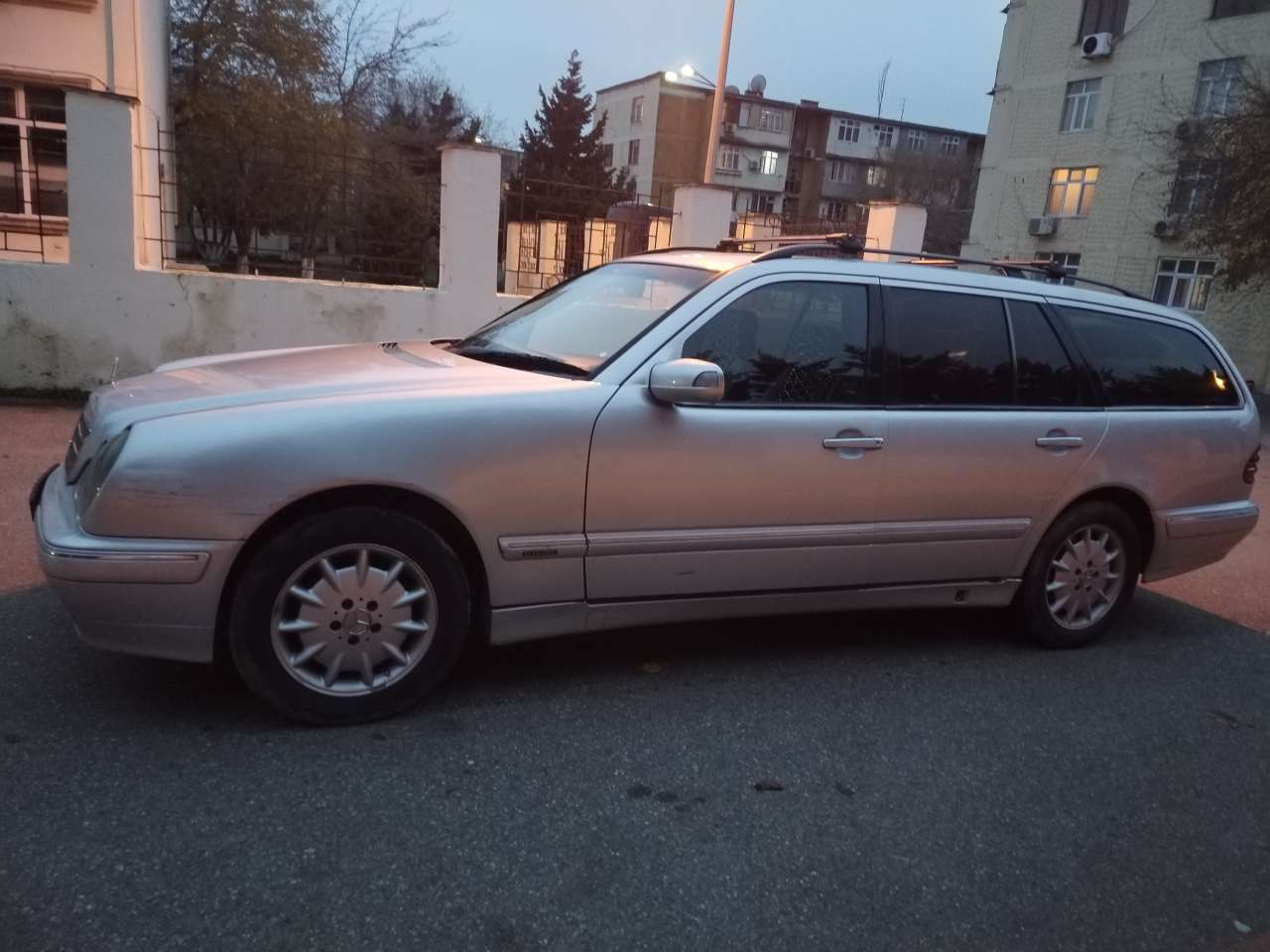 Mercedes 200 CE, 2000 il, 2.0 L, 326 000 km