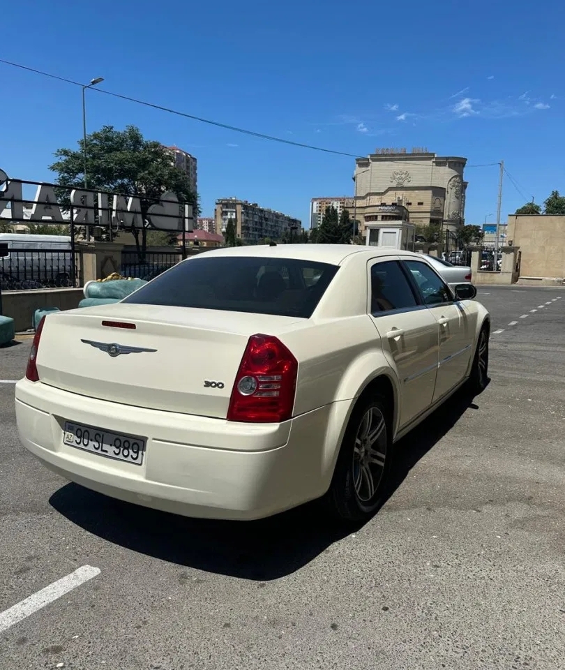 Chrysler 300, 2007 il, 2.7 L, 18 000 km