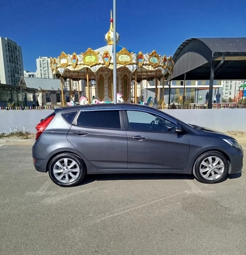 Hyundai Accent, 2011 il, 1.6 L, 236 400 km